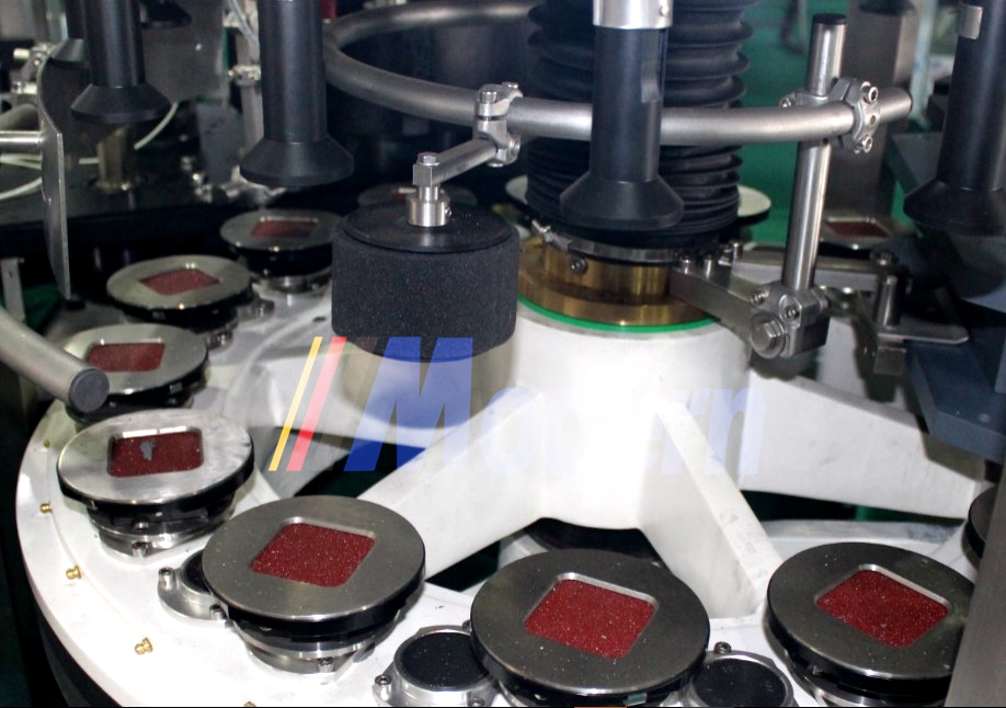24000BPH Rotary Type OPP Hot Glue Bottle Labeler