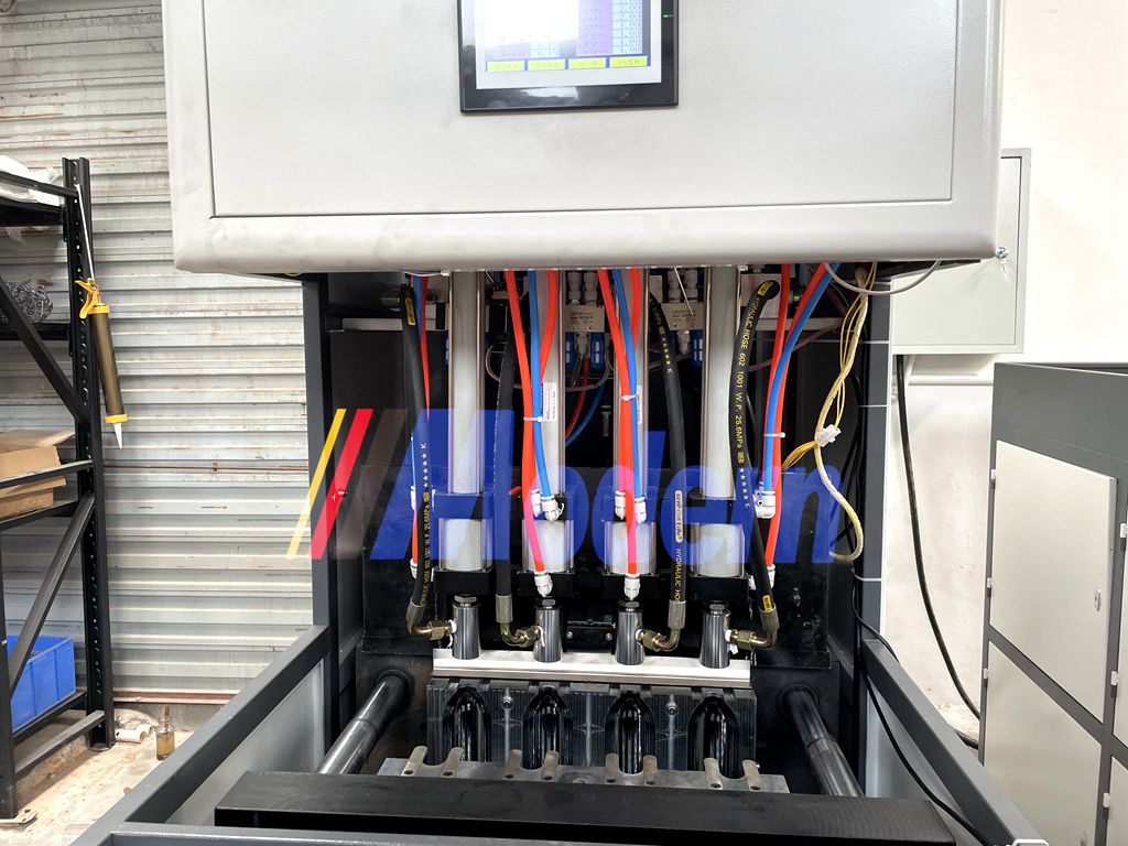 Semi Auto 4 Cavities Bottle Blowing Machine